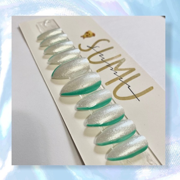 PEARL CHROME & TEAL POP PRESS ON GEL NAILS - Picture 3 of 4